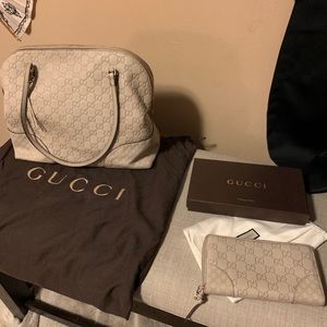 Gucci bag with matching wallet